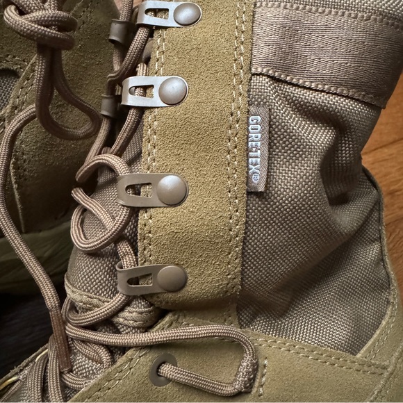 New Mens Danner GTX-8 Boots - Picture 5 of 8